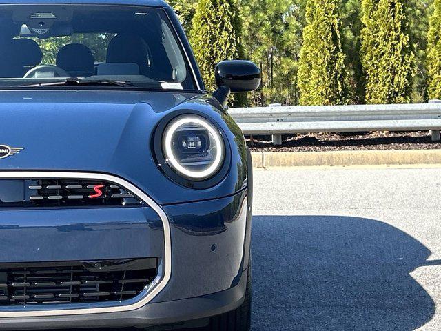 new 2025 MINI Hardtop car, priced at $37,745