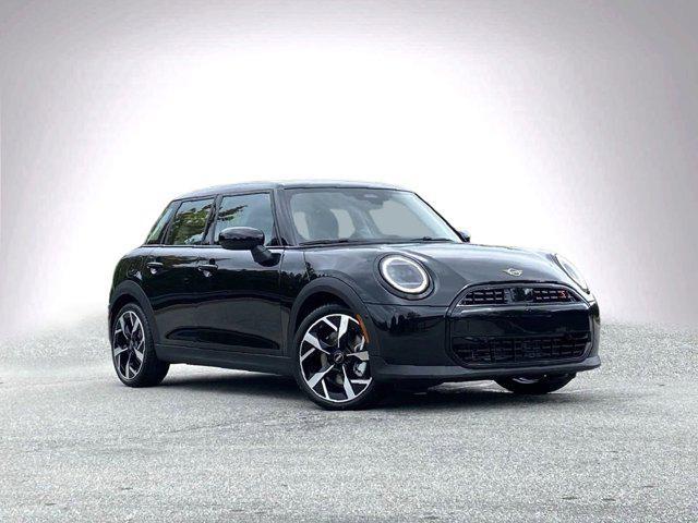 new 2025 MINI Hardtop car, priced at $38,295