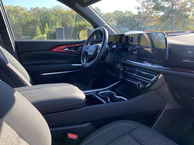 used 2024 Chevrolet Traverse car, priced at $47,988