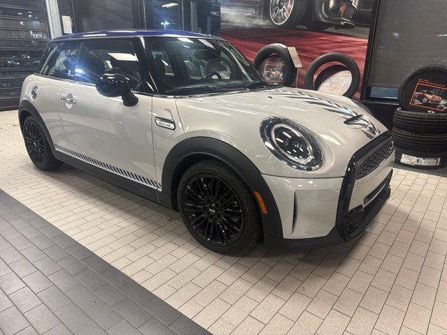 used 2022 MINI Hardtop car, priced at $23,074