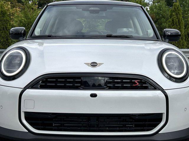 new 2025 MINI Hardtop car, priced at $37,295