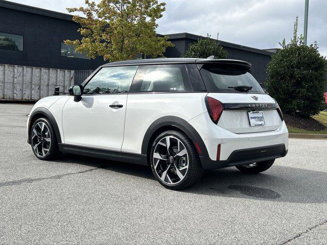 new 2025 MINI Hardtop car, priced at $37,295