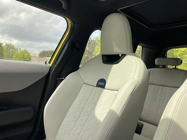 new 2025 MINI Hardtop car, priced at $39,810