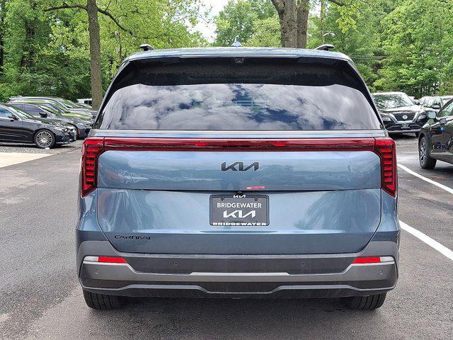 new 2025 Kia Carnival car, priced at $53,095