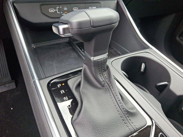 new 2025 Kia Carnival car, priced at $53,095