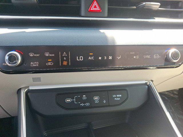 new 2025 Kia Carnival car, priced at $42,735