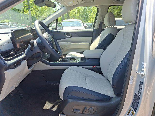 new 2025 Kia Carnival car, priced at $42,735