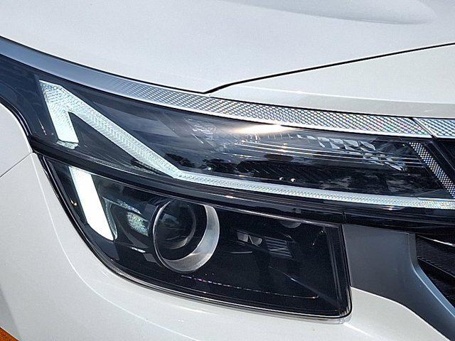 new 2025 Kia Seltos car, priced at $28,805