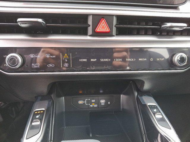 new 2025 Kia Sorento car, priced at $37,375