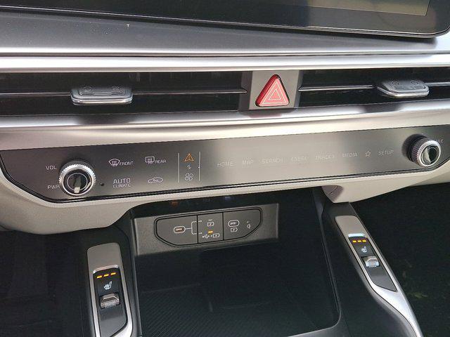 new 2025 Kia Sorento car, priced at $40,575