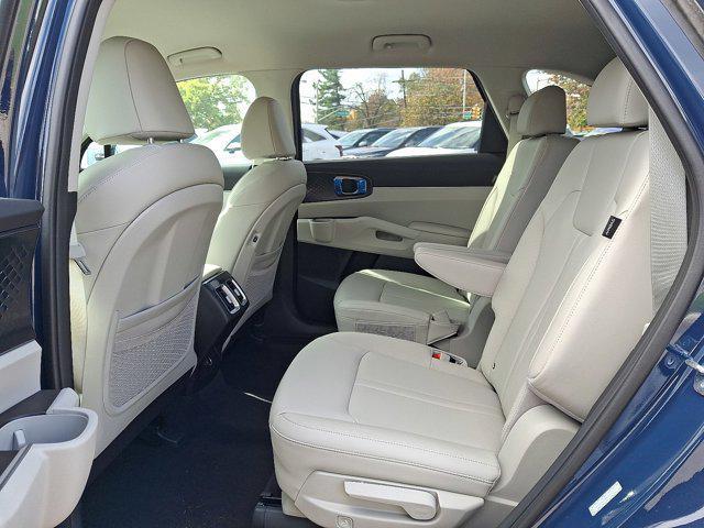 new 2025 Kia Sorento car, priced at $40,575