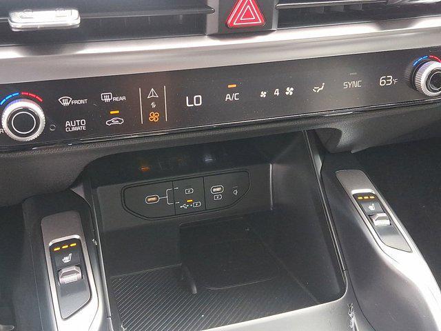 new 2025 Kia Sorento car, priced at $39,690