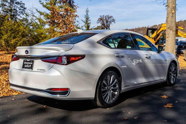 used 2021 Lexus ES 300h car, priced at $32,995