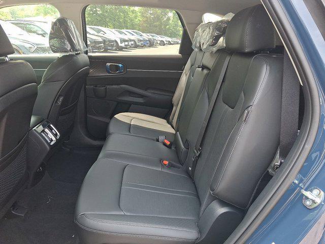 new 2025 Kia Sorento car, priced at $38,800