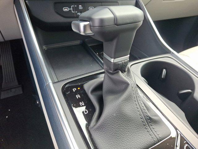 new 2025 Kia Carnival car, priced at $42,735