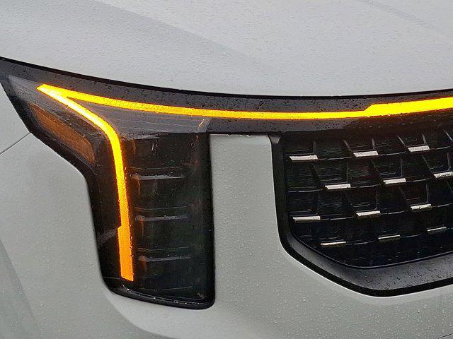 new 2025 Kia Carnival Hybrid car, priced at $55,095