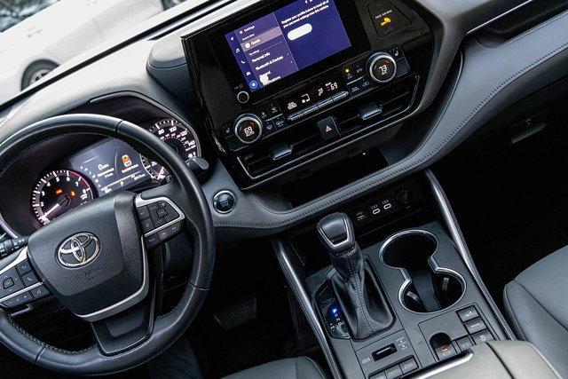 used 2023 Toyota Highlander car, priced at $38,790