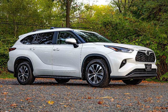 used 2023 Toyota Highlander car, priced at $38,790