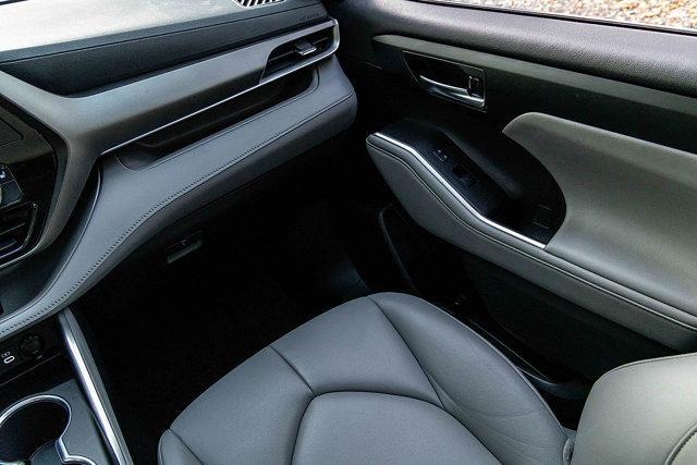 used 2023 Toyota Highlander car, priced at $38,790