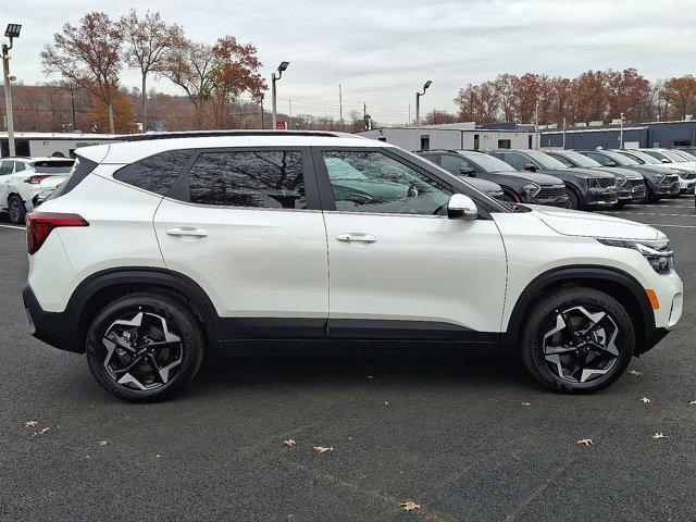 new 2025 Kia Seltos car, priced at $30,580