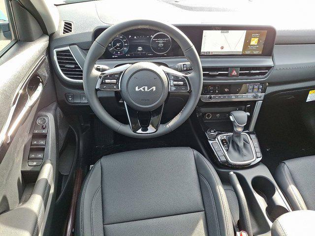 new 2025 Kia Seltos car, priced at $30,580