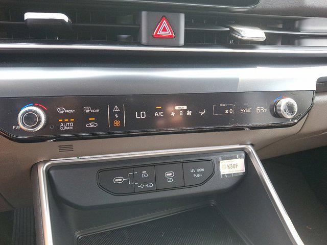 new 2025 Kia Carnival car, priced at $40,655