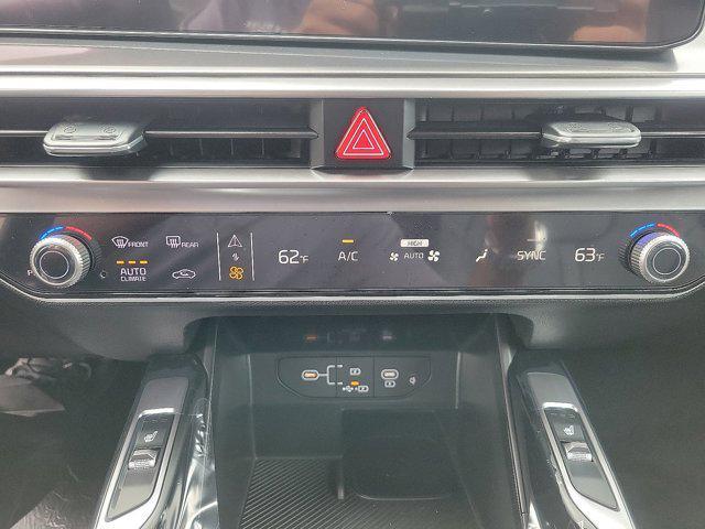 new 2025 Kia Sorento car, priced at $39,025