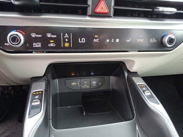 new 2025 Kia Sorento car, priced at $44,205