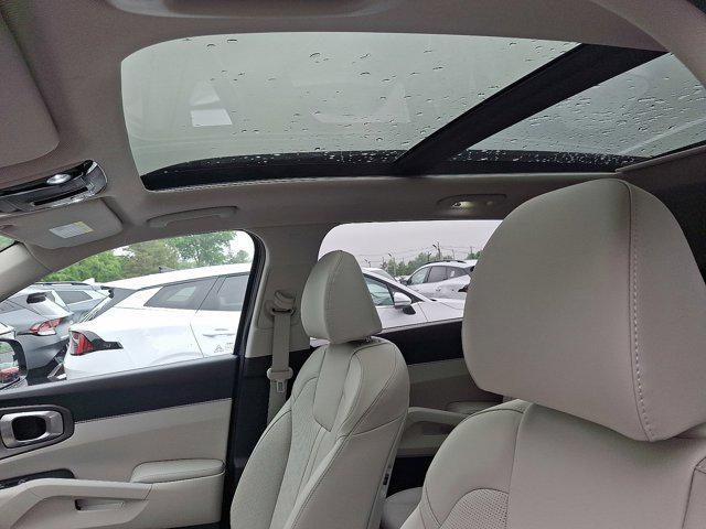 new 2025 Kia Sorento car, priced at $44,205