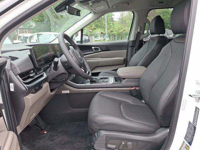 new 2025 Kia Carnival car, priced at $41,370