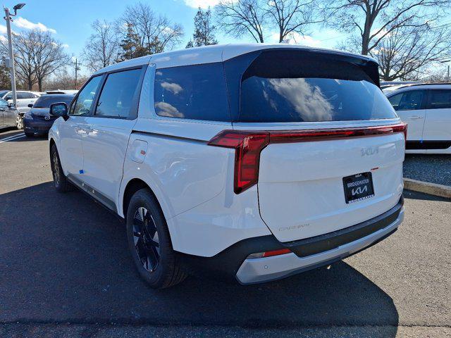 new 2025 Kia Carnival Hybrid car, priced at $43,135