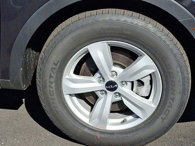 new 2025 Kia Sorento car, priced at $33,630