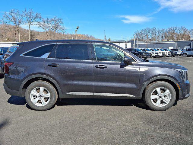 new 2025 Kia Sorento car, priced at $33,630