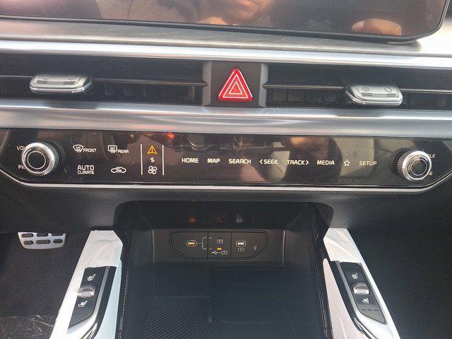 new 2025 Kia Sorento car, priced at $48,525
