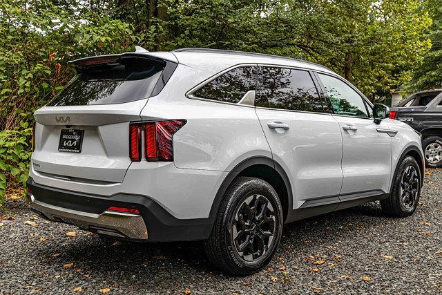 used 2025 Kia Sorento car, priced at $31,877