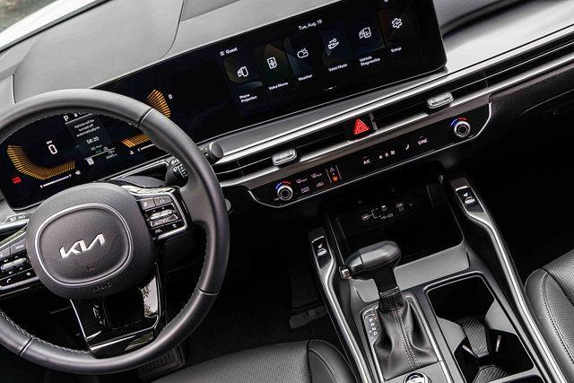 used 2025 Kia Sorento car, priced at $31,877