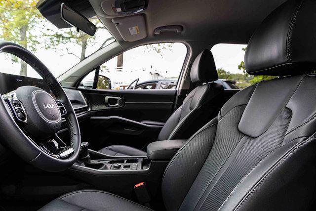 used 2025 Kia Sorento car, priced at $31,877
