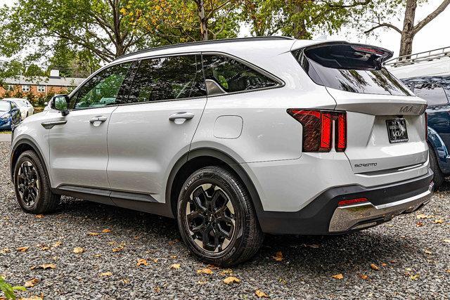 used 2025 Kia Sorento car, priced at $31,877