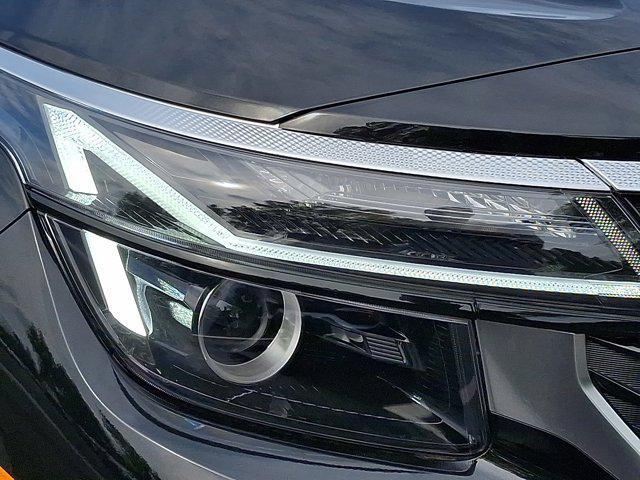 new 2025 Kia Seltos car, priced at $31,620