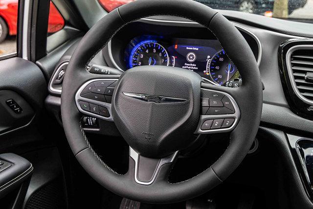 used 2025 Chrysler Pacifica car, priced at $33,895