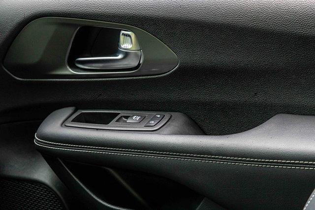 used 2025 Chrysler Pacifica car, priced at $33,895