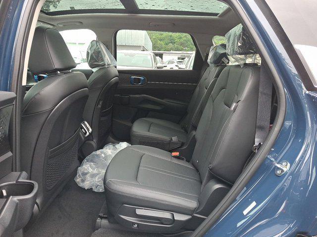new 2025 Kia Sorento car, priced at $43,025