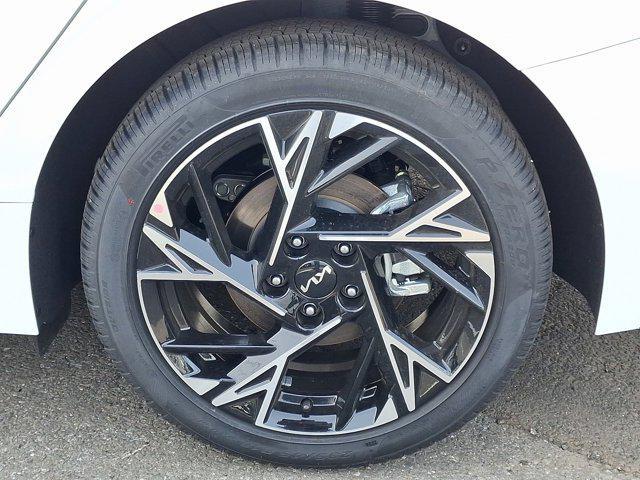 new 2025 Kia K5 car, priced at $32,470