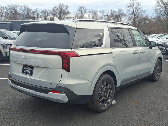 new 2025 Kia Carnival Hybrid car, priced at $45,010