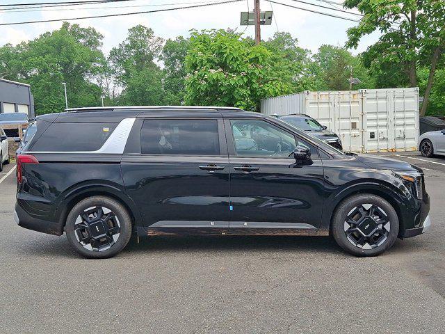 new 2025 Kia Carnival car, priced at $43,335