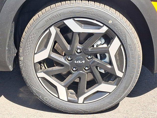 new 2025 Kia Seltos car, priced at $33,305