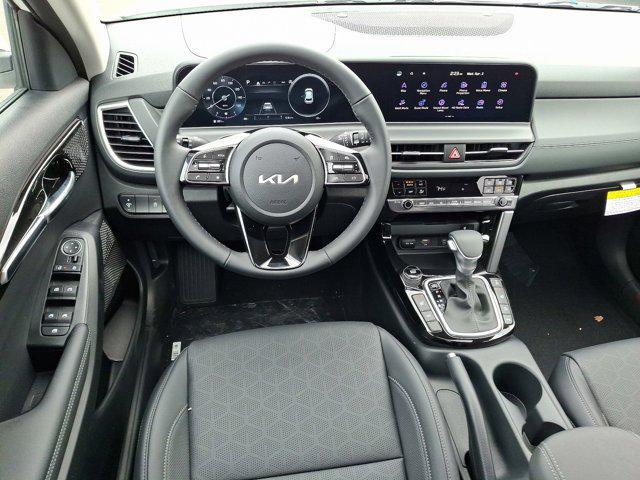 new 2025 Kia Seltos car, priced at $31,425