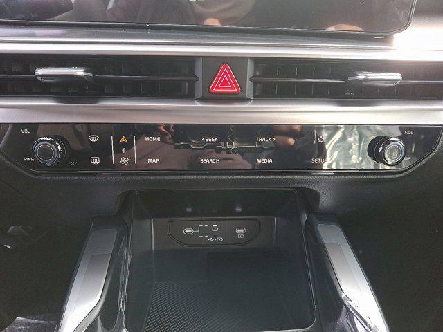 new 2025 Kia Sorento car, priced at $34,125