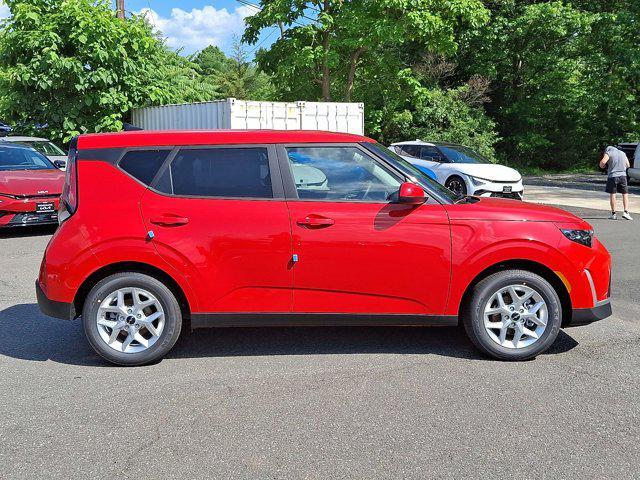 new 2025 Kia Soul car, priced at $24,615