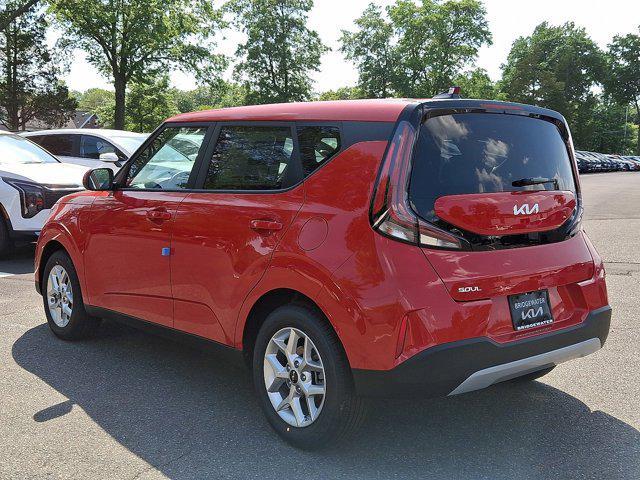 new 2025 Kia Soul car, priced at $24,615
